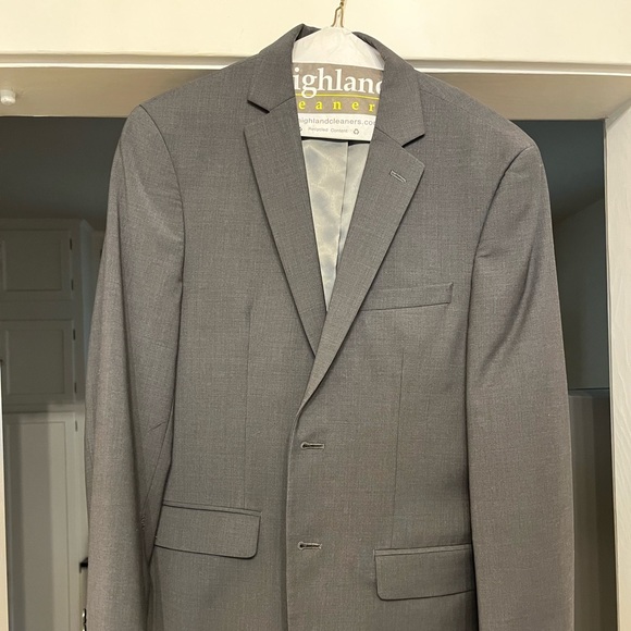 Bar III Men’s charcoal gray suit - Picture 2 of 8